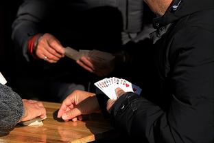魔术师：梦之队期间每天都和乔丹打牌 每次都打到次日早上5点